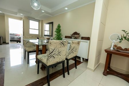 Casa de condomínio à venda com 90m², 3 quartos e 2 vagasSALA DE JANTAR