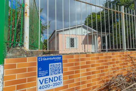 Casa à venda com 51m², 2 quartos e sem vaga Casa à venda com 51m², 2 quartos e sem vagaFachada/placa
