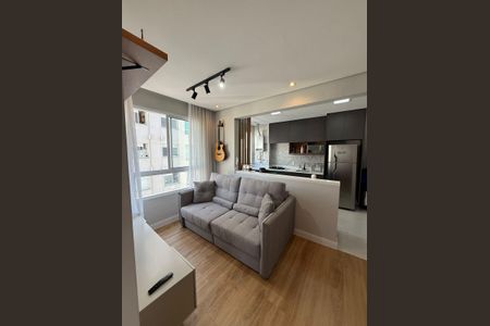 Sala de apartamento para alugar com 1 quarto, 42m² em Jardim Tupanci, Barueri
