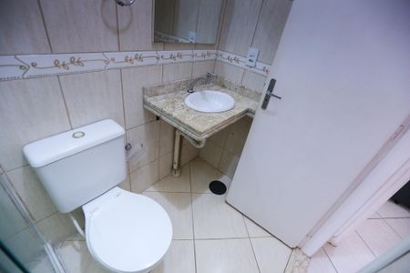 Casa de condomínio para alugar com 53m², 2 quartos e 1 vaga Casa de condomínio para alugar com 53m², 2 quartos e 1 vagaBanheiro