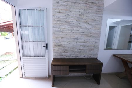 Sala de casa de condomínio para alugar com 2 quartos, 53m² em Loteamento City Jaragua, São Paulo
