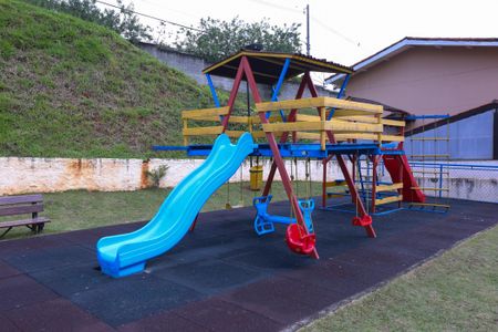 Casa de condomínio para alugar com 53m², 2 quartos e 1 vaga Casa de condomínio para alugar com 53m², 2 quartos e 1 vagaPlayground