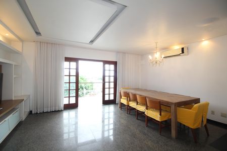 Sala de casa à venda com 4 quartos, 125m² em Freguesia (jacarepaguá), Rio de Janeiro