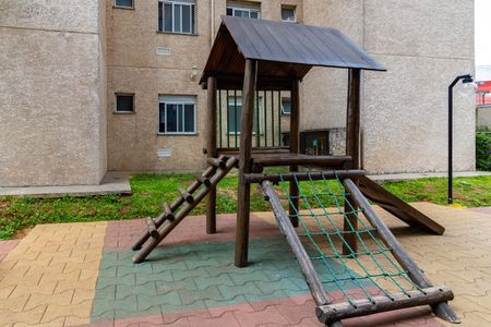 Apartamento à venda com 44m², 2 quartos e 1 vaga Apartamento à venda com 44m², 2 quartos e 1 vagaÁrea comum - Playground