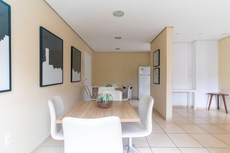 Apartamento à venda com 44m², 2 quartos e 1 vaga Apartamento à venda com 44m², 2 quartos e 1 vagaÁrea comum - Salão de festas