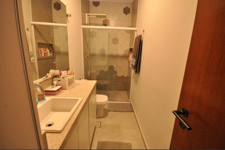 Casa de condomínio à venda com 110m², 3 quartos e 2 vagasBanheiro Social