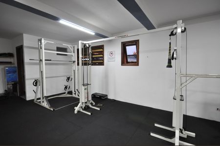Casa de condomínio à venda com 110m², 3 quartos e 2 vagasÁrea comum - Academia
