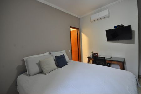 Casa de condomínio à venda com 110m², 3 quartos e 2 vagasQuarto Suíte