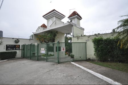 Casa de condomínio à venda com 110m², 3 quartos e 2 vagasFachada
