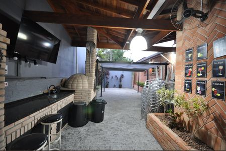Casa de condomínio à venda com 110m², 3 quartos e 2 vagasForno e churrasqueira