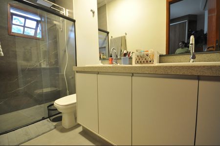 Casa de condomínio à venda com 110m², 3 quartos e 2 vagasBanheiro do Quarto Suíte