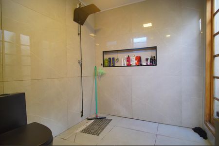 Casa para alugar com 84m², 2 quartos e 2 vagasBanheiro