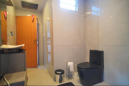 Casa para alugar com 84m², 2 quartos e 2 vagasBanheiro