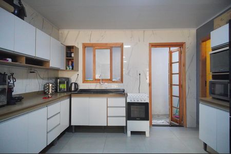 Casa para alugar com 84m², 2 quartos e 2 vagasCozinha