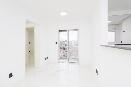Sala de apartamento para alugar com 2 quartos, 48m² em Vila Carmosina, São Paulo