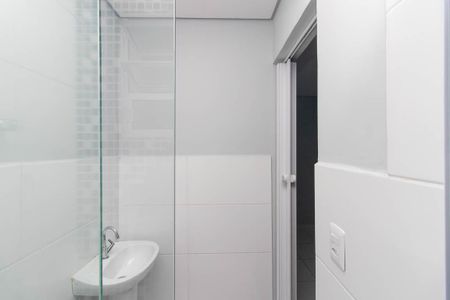 Banheiro de kitnet/studio para alugar com 1 quarto, 24m² em Jardim Felicidade(zona Norte), São Paulo