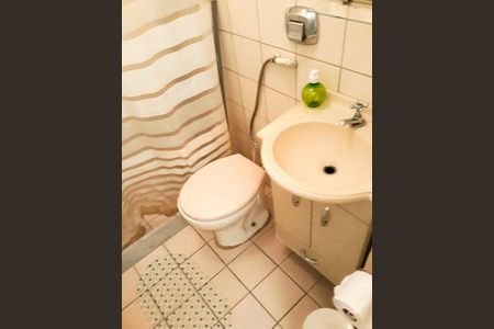 Banheiro de apartamento à venda com 1 quarto, 38m² em Flamengo, Rio de Janeiro