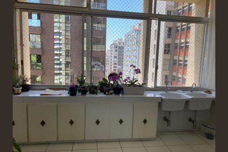 Apartamento para alugar com 275m², 4 quartos e 4 vagas
