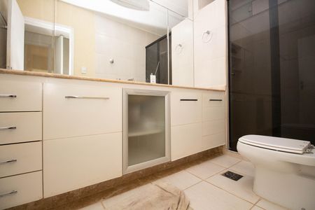 Apartamento para alugar com 98m², 3 quartos e sem vaga Apartamento para alugar com 98m², 3 quartos e sem vagaBanheiro da Suíte