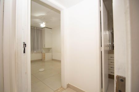 Apartamento para alugar com 98m², 3 quartos e sem vaga Apartamento para alugar com 98m², 3 quartos e sem vagaCorredor