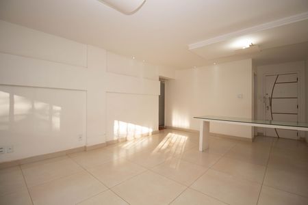 Apartamento para alugar com 98m², 3 quartos e sem vaga Apartamento para alugar com 98m², 3 quartos e sem vagaSala