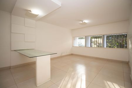 Apartamento para alugar com 98m², 3 quartos e sem vaga Apartamento para alugar com 98m², 3 quartos e sem vagaSala