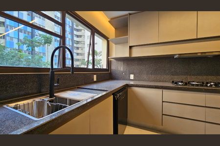Apartamento à venda com 158m², 3 quartos e 3 vagas