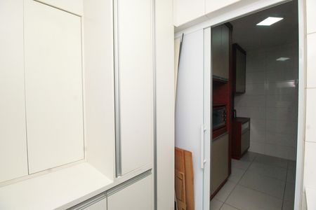Apartamento à venda com 96m², 3 quartos e 2 vagas Apartamento à venda com 96m², 3 quartos e 2 vagasÁrea de Serviço