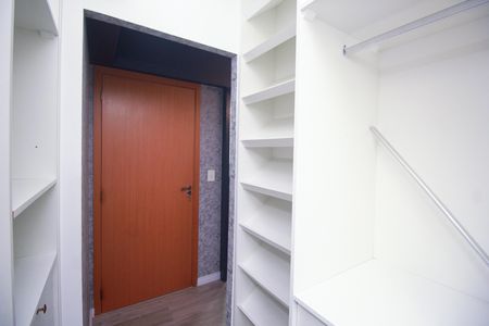 Apartamento à venda com 96m², 3 quartos e 2 vagas Apartamento à venda com 96m², 3 quartos e 2 vagasCloset da suíte