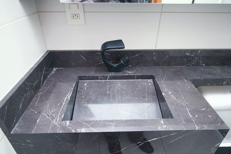 Apartamento à venda com 96m², 3 quartos e 2 vagas Apartamento à venda com 96m², 3 quartos e 2 vagasBanheiro da Suíte