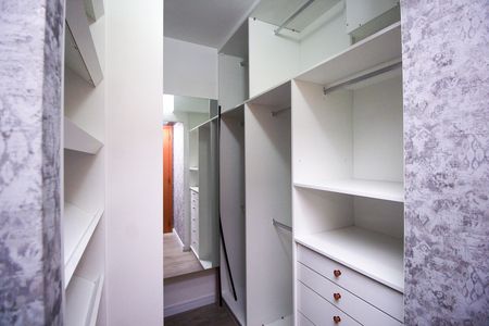 Apartamento à venda com 96m², 3 quartos e 2 vagas Apartamento à venda com 96m², 3 quartos e 2 vagasCloset da suíte