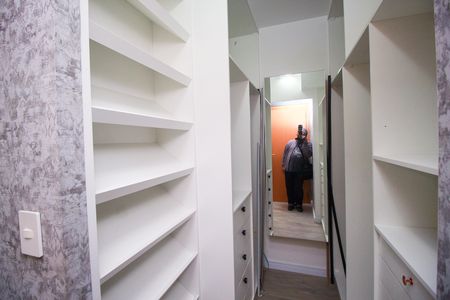 Apartamento à venda com 96m², 3 quartos e 2 vagas Apartamento à venda com 96m², 3 quartos e 2 vagasCloset da suíte