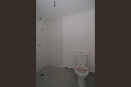 Banheiro de kitnet/studio à venda com 1 quarto, 25m² em Pinheiros, São Paulo
