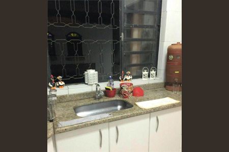 Casa à venda com 4 quartos, 250m² em Álvaro Camargos, Belo Horizonte