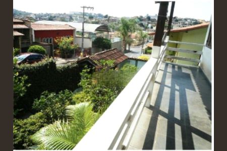 Casa à venda com 4 quartos, 250m² em Álvaro Camargos, Belo Horizonte