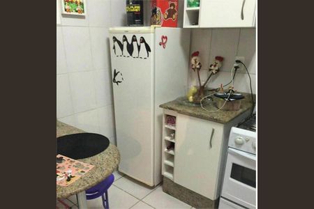 Casa à venda com 4 quartos, 250m² em Álvaro Camargos, Belo Horizonte