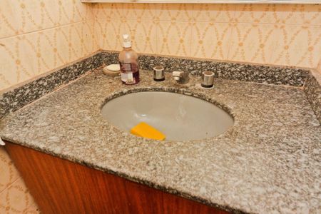 Casa à venda com 95m², 3 quartos e 1 vaga Casa à venda com 95m², 3 quartos e 1 vagaBanheiro
