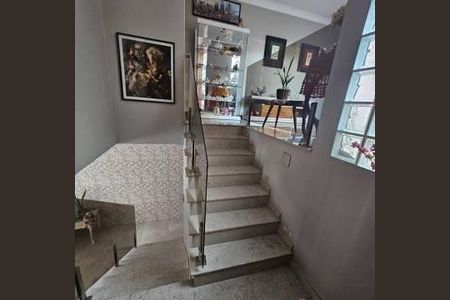 Casa à venda com 385m², 4 quartos e 2 vagas