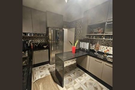 Casa à venda com 385m², 4 quartos e 2 vagas