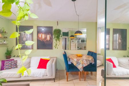 Sala de apartamento à venda com 2 quartos, 41m² em Estância Velha, Canoas