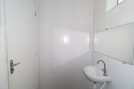 Banheiro de kitnet/studio para alugar com 1 quarto, 30m² em Vila Mira, São Paulo