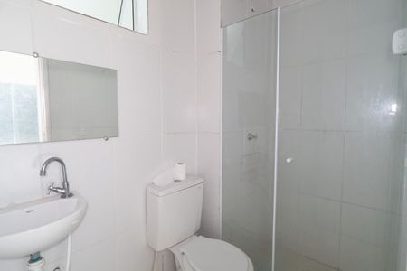 Banheiro de kitnet/studio para alugar com 1 quarto, 30m² em Vila Mira, São Paulo