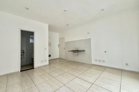 Sala/Quarto de kitnet/studio para alugar com 1 quarto, 25m² em Vila Mira, São Paulo