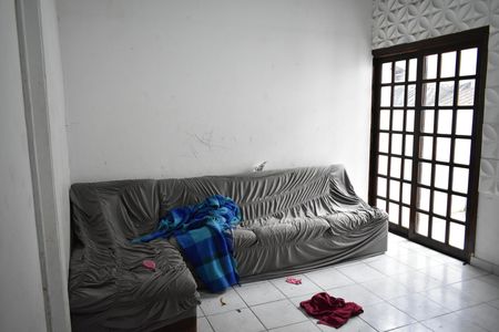 Casa para alugar com 120m², 2 quartos e 2 vagasSala tv