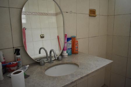 Casa para alugar com 120m², 2 quartos e 2 vagasBanheiro da Suíte 1