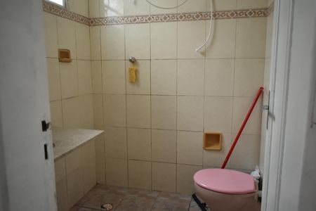 Casa para alugar com 120m², 2 quartos e 2 vagasBanheiro da Suíte 1