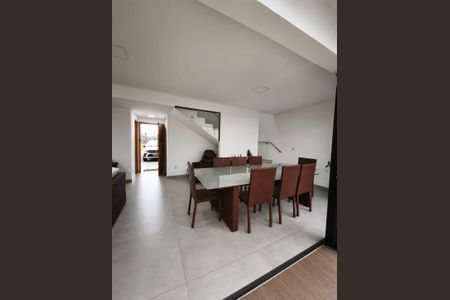 Casa de condomínio para alugar com 161m², 3 quartos e 4 vagas Casa de condomínio para alugar com 161m², 3 quartos e 4 vagasSala