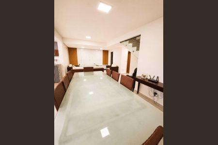 Casa de condomínio para alugar com 161m², 3 quartos e 4 vagas Casa de condomínio para alugar com 161m², 3 quartos e 4 vagasSala