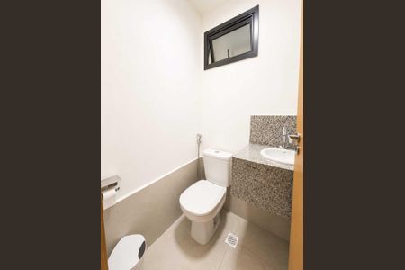 Casa de condomínio para alugar com 161m², 3 quartos e 4 vagas Casa de condomínio para alugar com 161m², 3 quartos e 4 vagasBanheiro