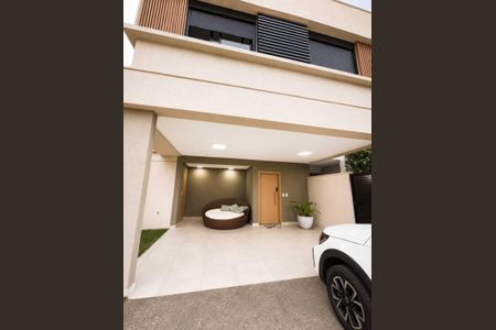 Casa de condomínio para alugar com 161m², 3 quartos e 4 vagas Casa de condomínio para alugar com 161m², 3 quartos e 4 vagasÁrea externa
